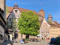 Tiergärtnertorplatz mit Blick auf Kaiserburg Nürnberg